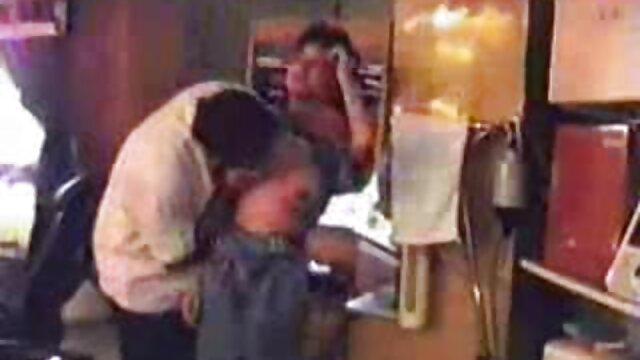 gratis Zwei verwöhnte Papys deutsche pornos mit reifen frauen genießen eine junge